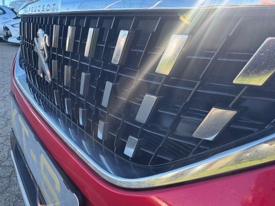 Peugeot 2008 1,6 BlueHDi 100 Allure Sky 5d