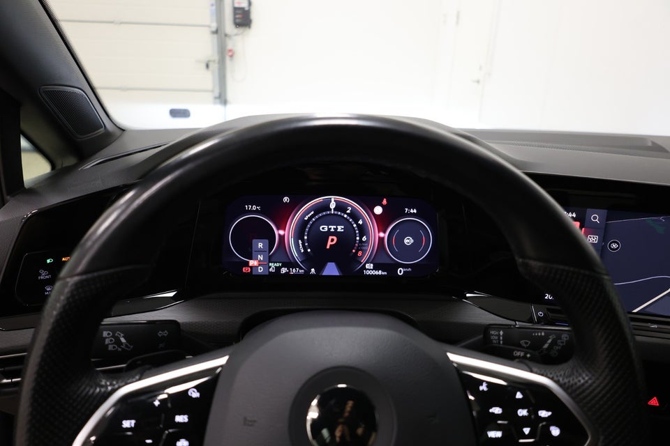 VW Golf VIII 1,4 GTE DSG 5d