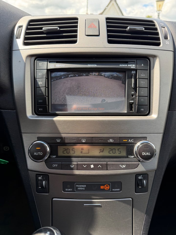 Toyota Avensis 1,8 VVT-i TX stc. 5d