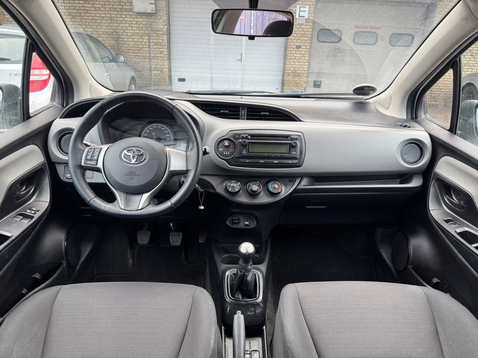 Toyota Yaris 1,0 VVT-i T2 Komfort 5d