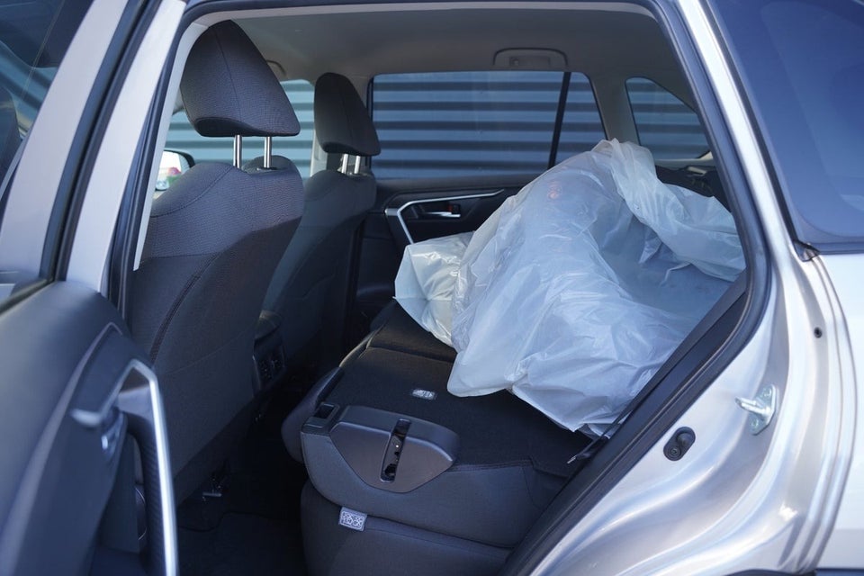 Toyota RAV4 2,0 T3 Comfort e-CVT 5d