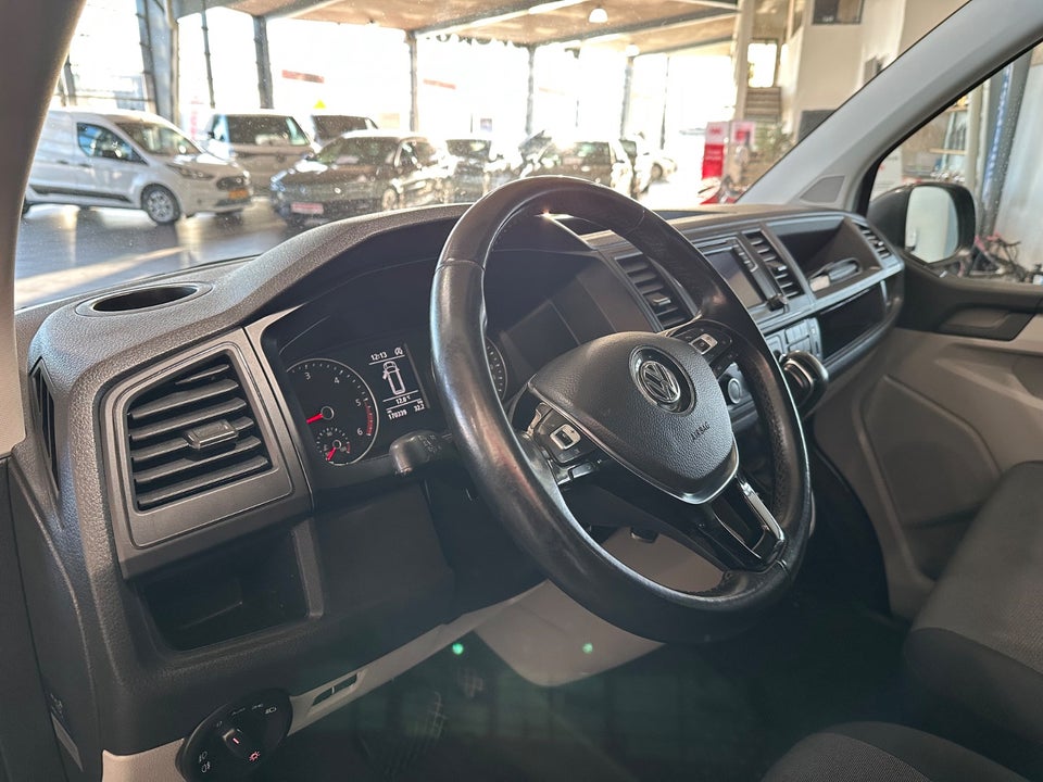 VW Transporter 2,0 TDi 150 Kassevogn DSG kort