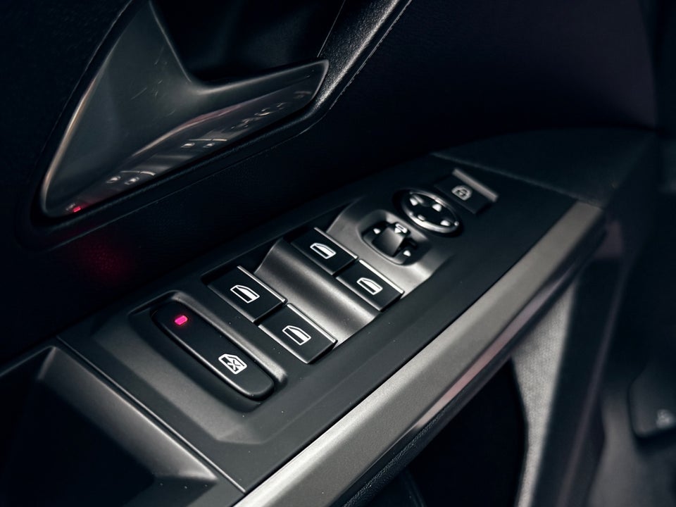 Peugeot e-5008 77 GT Pack 7prs 5d