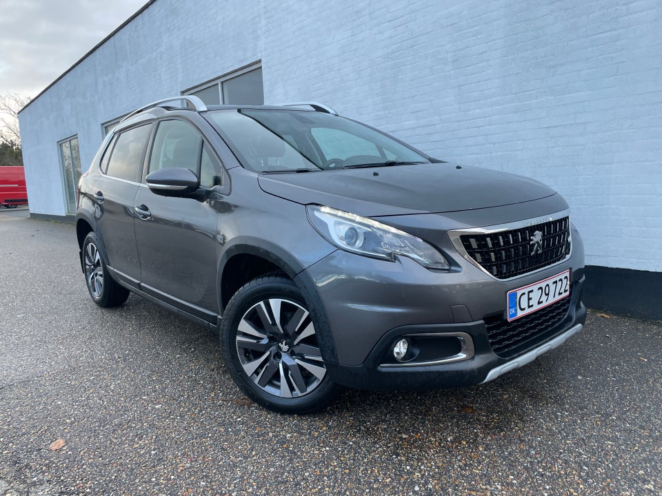 Peugeot 2008 1,6 BlueHDi 100 Selection Sky 5d