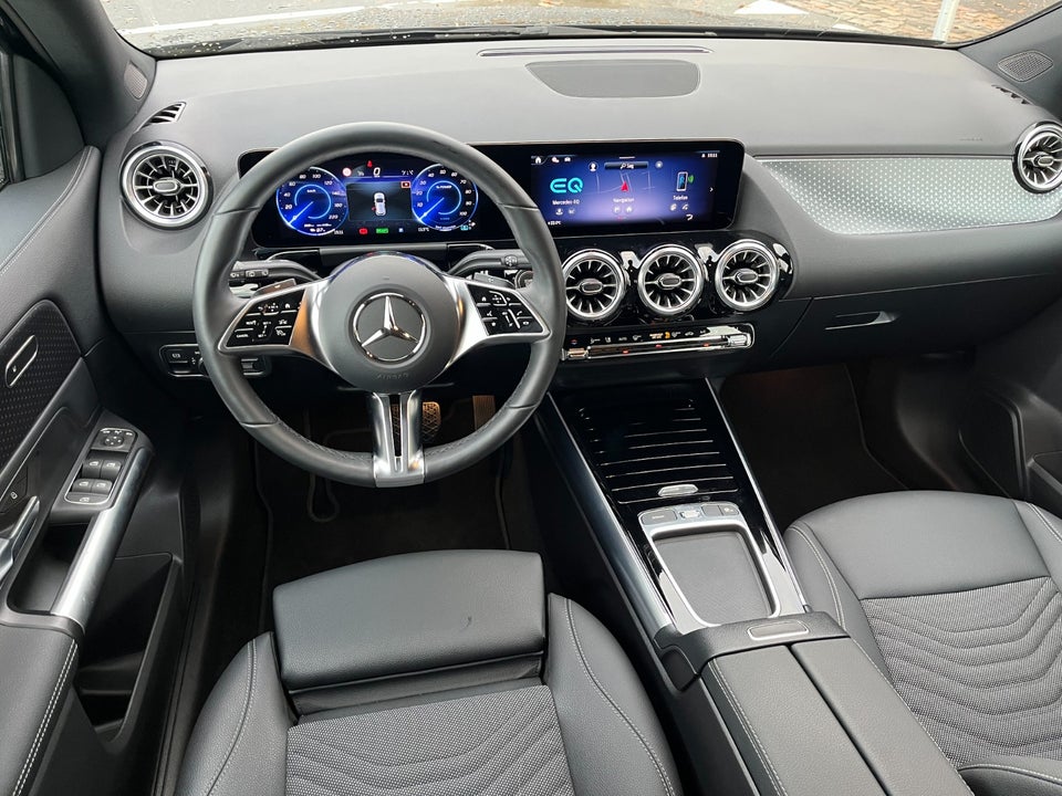 Mercedes EQA300 Progressive 4Matic 5d