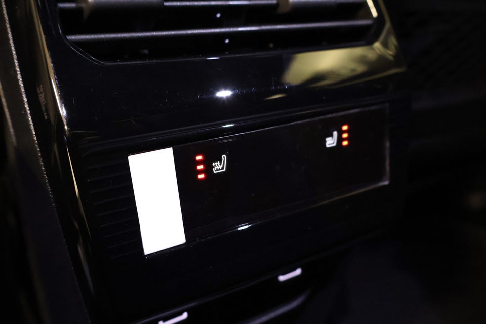 Peugeot e-3008 77 GT 5d