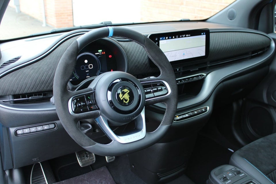 Abarth 500e Scorpionissima 3d