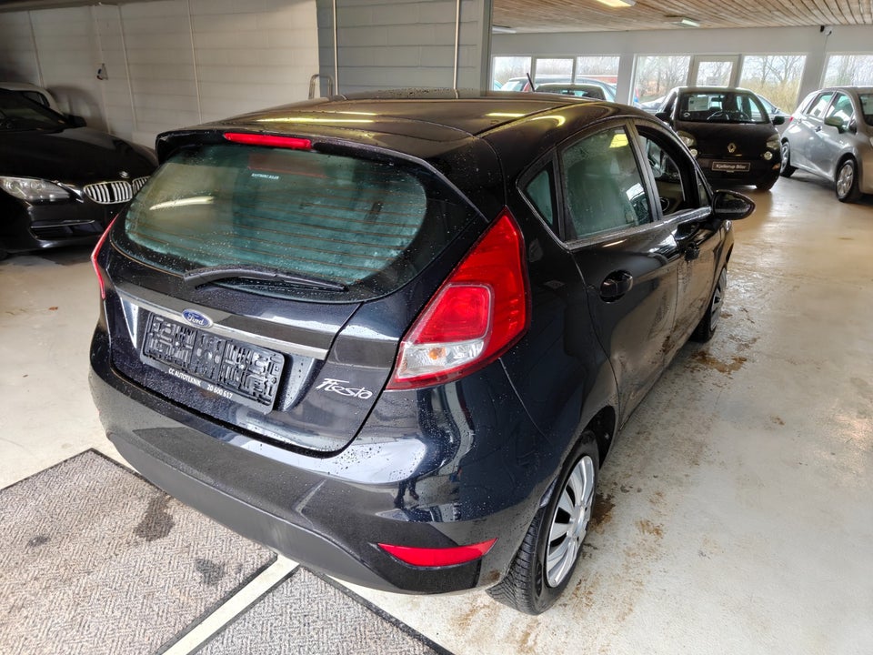 Ford Fiesta 1,6 TDCi 95 Titanium 5d