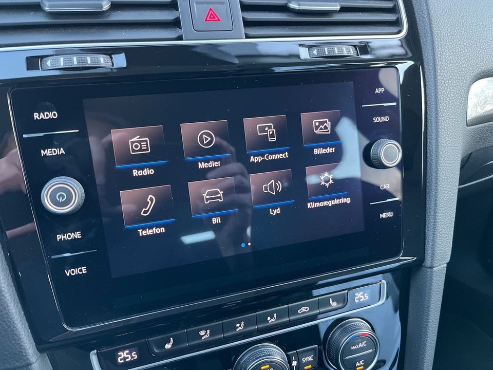 VW Golf VII 1,6 TDi 115 IQ.Drive Variant DSG 5d