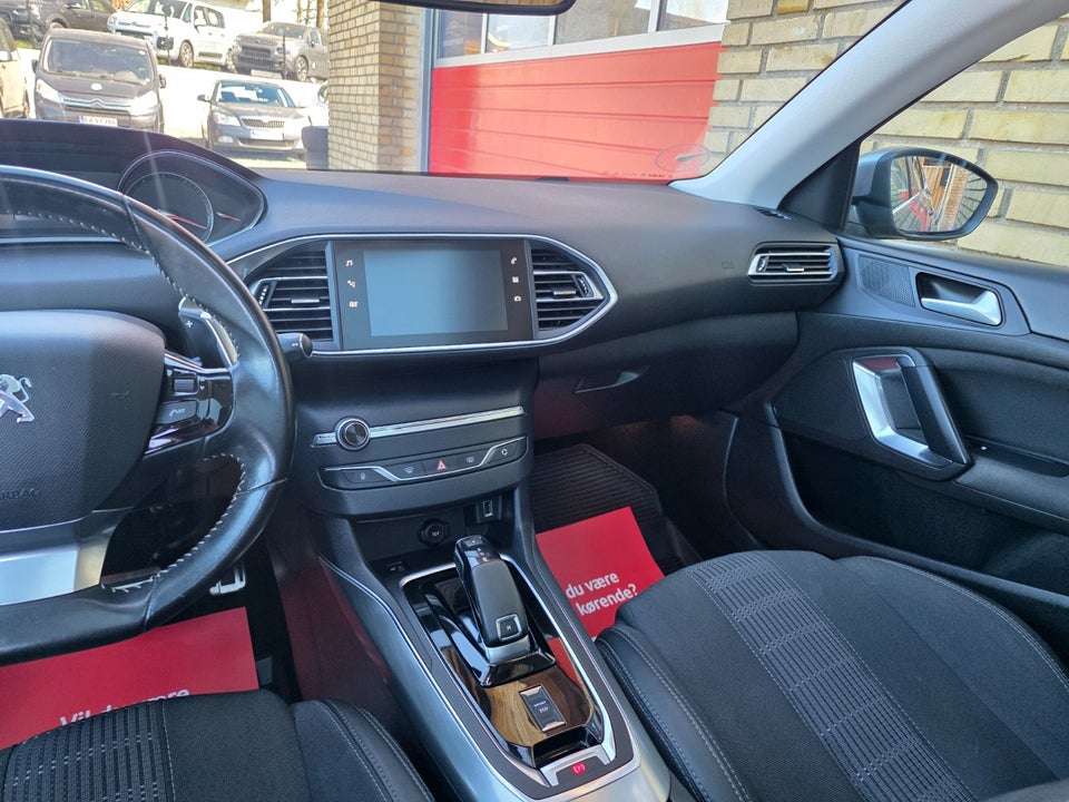 Peugeot 308 1,2 PureTech 130 Selection Sky SW EAT8 5d