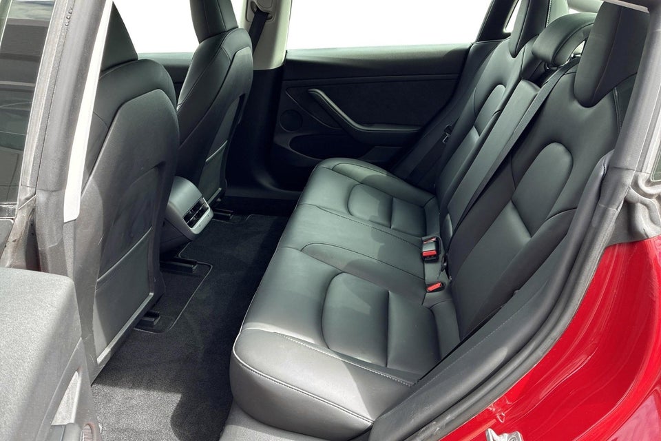 Tesla Model 3 Standard Range+ RWD 4d