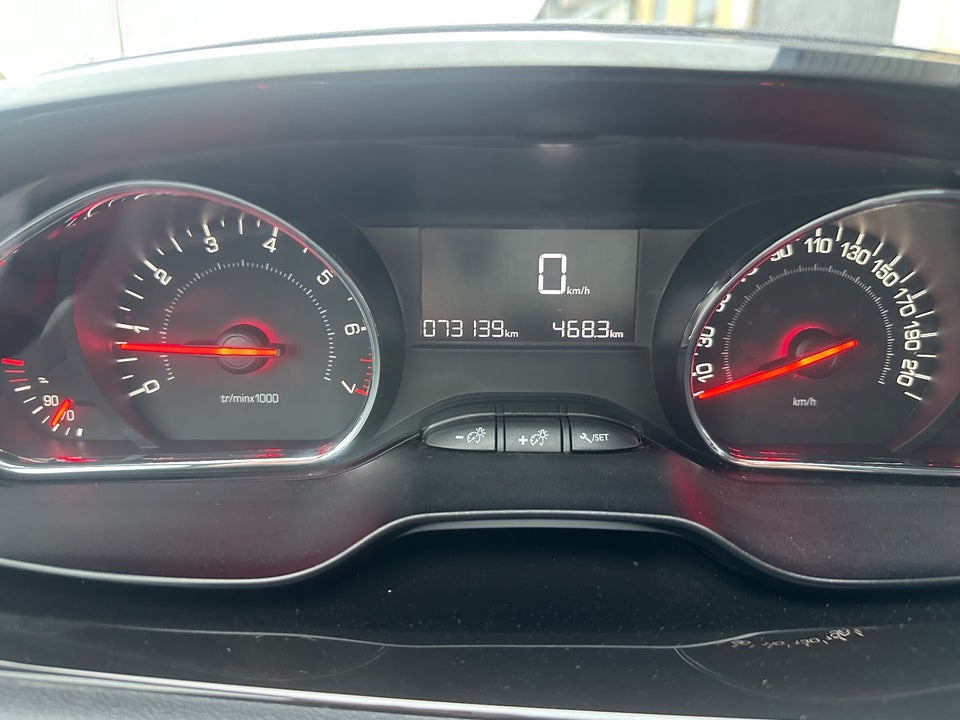 Peugeot 208 1,2 VTi 82 Active 5d