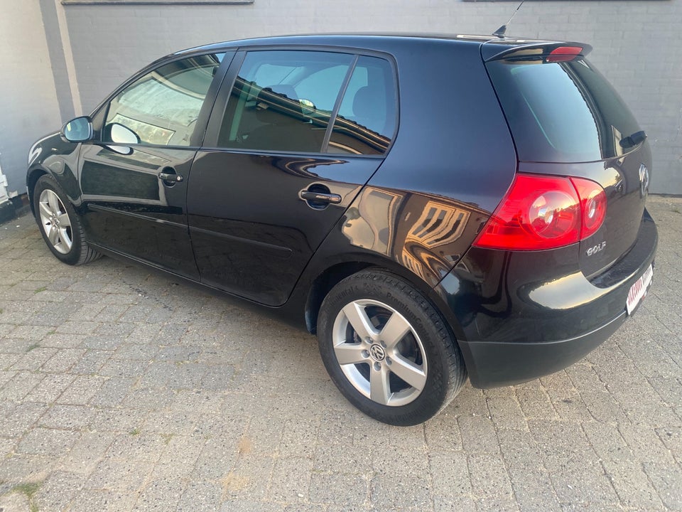 VW Golf V 1,6 GT Sport 5d