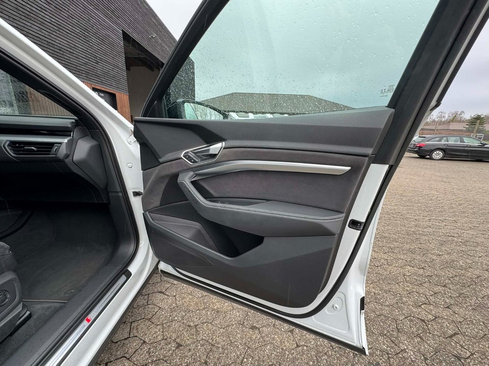 Audi e-tron 55 S-line quattro 5d