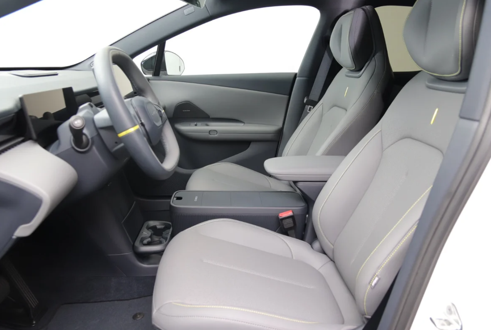 Lynk & Co 02 More 5d