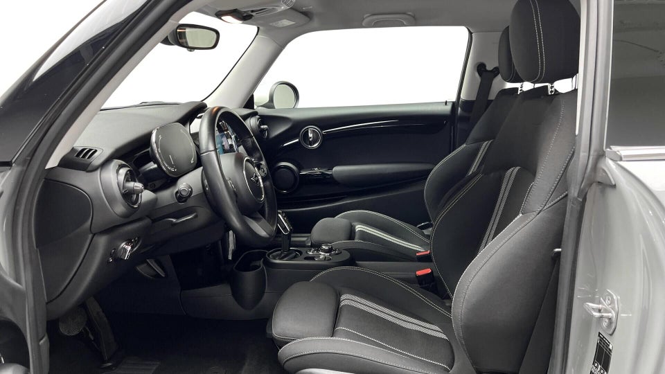 MINI Cooper SE Essential 3d