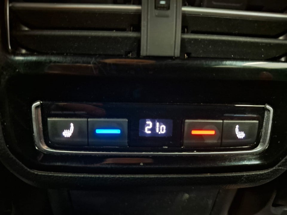 VW Passat 2,0 TDi 240 R-line Variant DSG 4Motion 5d