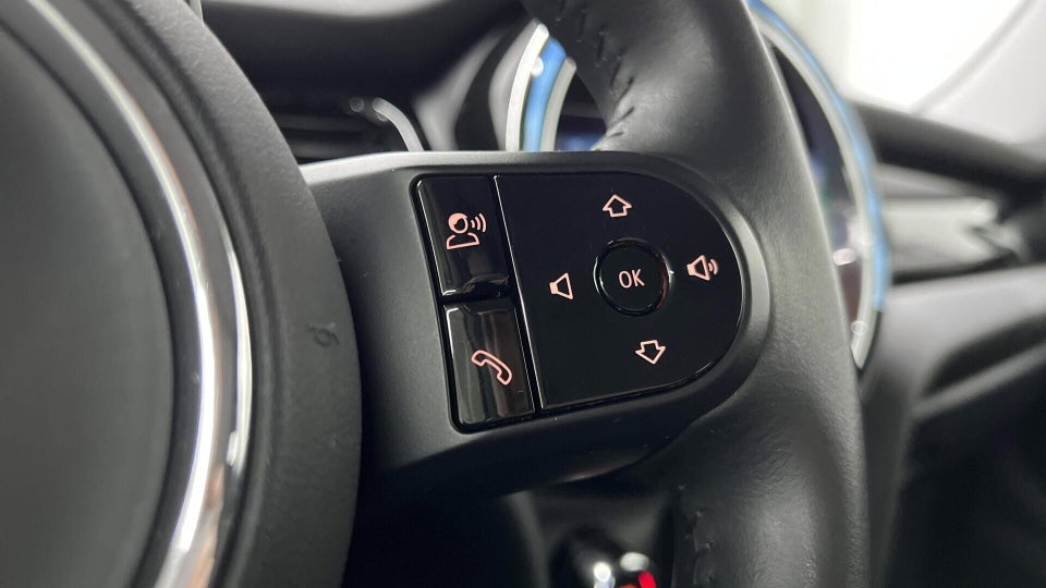 MINI Cooper SE Essential 3d