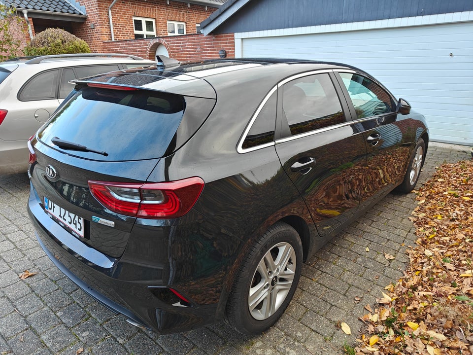 Kia Ceed 1,6 CRDi 136 Vision 5d