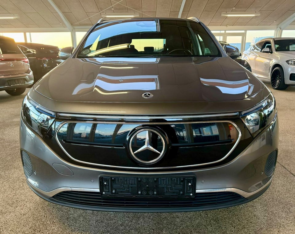 Mercedes EQA300 4Matic 5d
