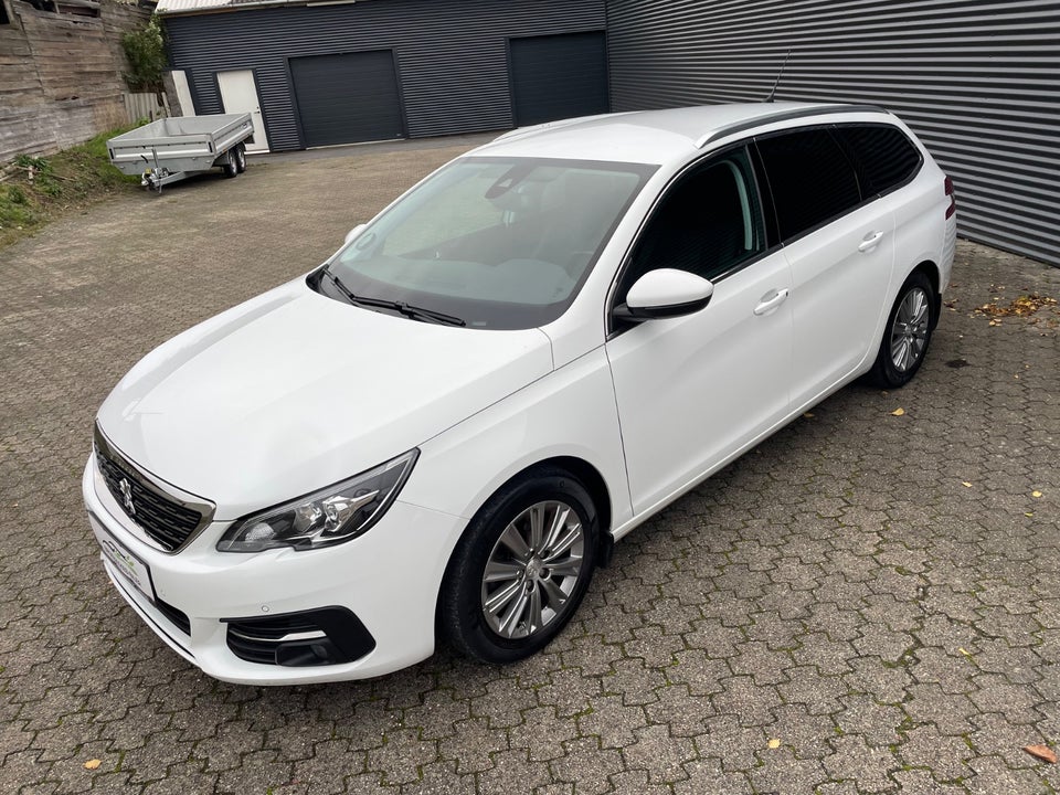 Peugeot 308 1,5 BlueHDi 130 Evolution SW EAT8 5d