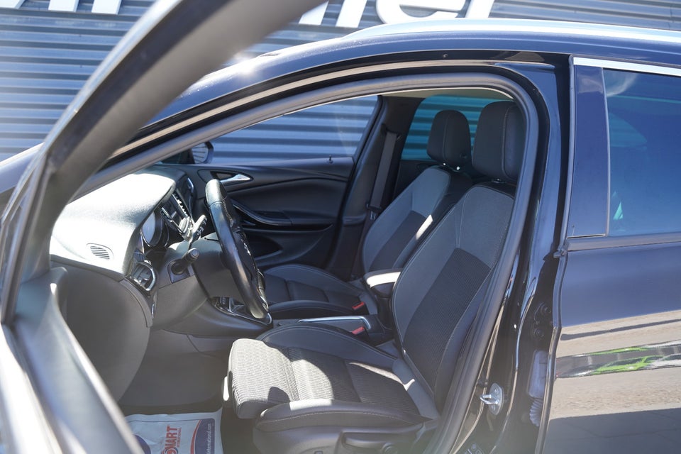 Opel Astra 1,5 D 105 Elegance Sports Tourer 5d