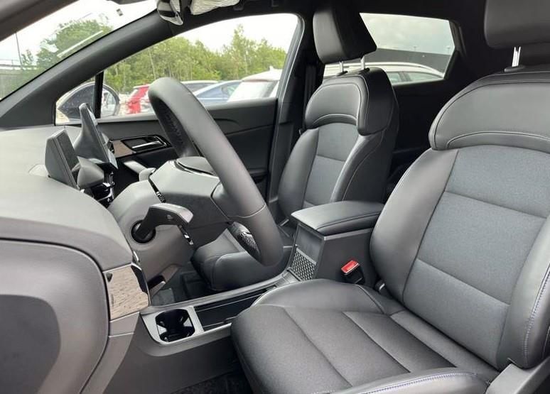 MG MG4 77 Luxury Extended Range 5d