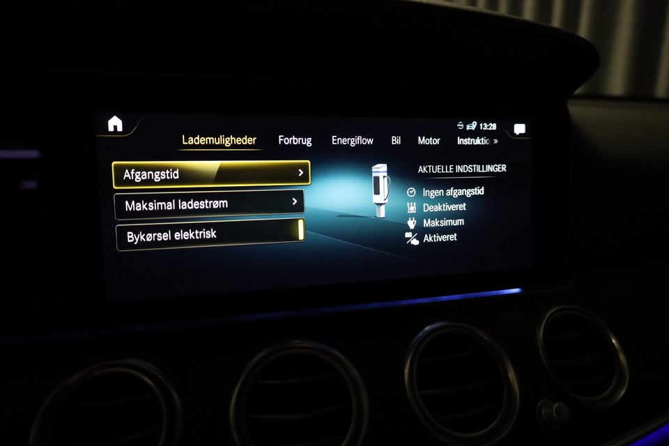 Mercedes E300 e 2,0 AMG Line stc. aut. 5d