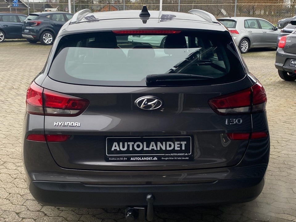 Hyundai i30 1,6 CRDi 115 Life stc. 5d