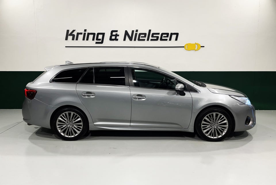 Toyota Avensis 1,8 VVT-i T2 Premium Touring Sports 5d