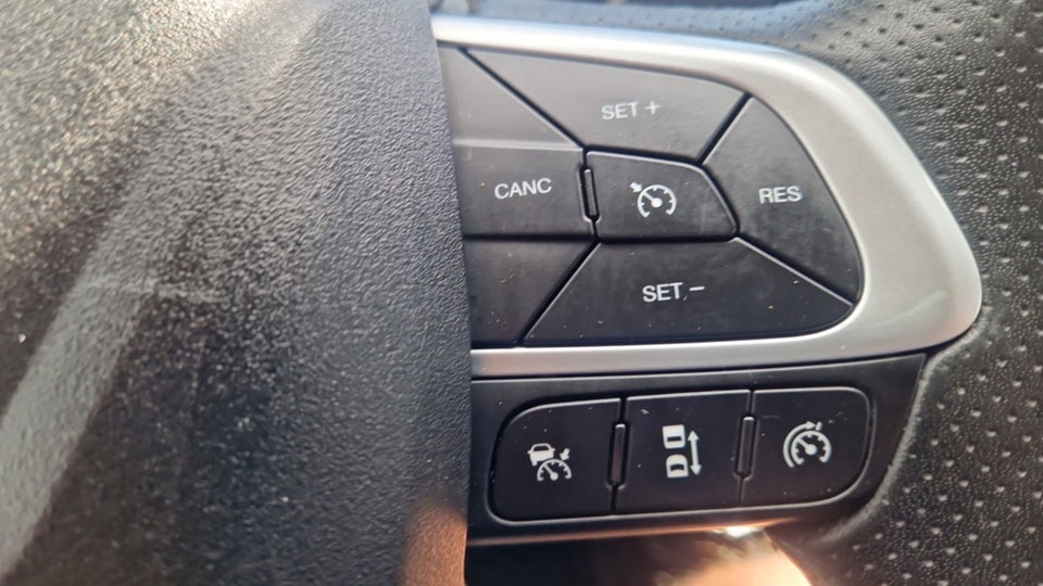 Iveco Daily 3,0 35S18 Box m/lift AG8 2d