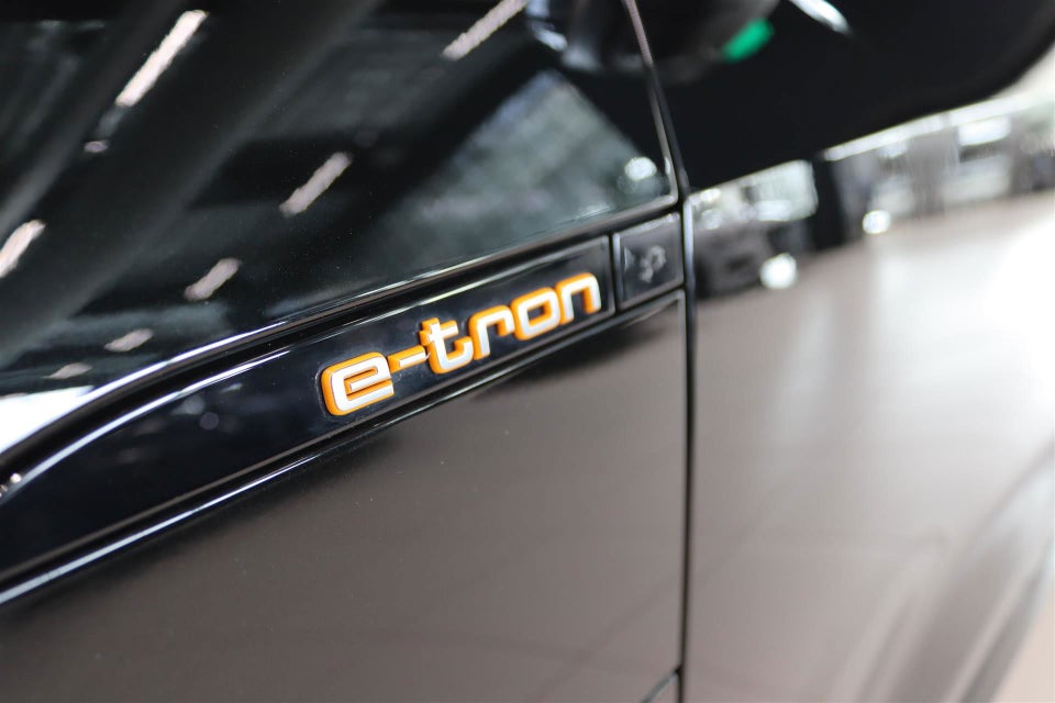 Audi e-tron 55 S-line Sportback quattro 5d