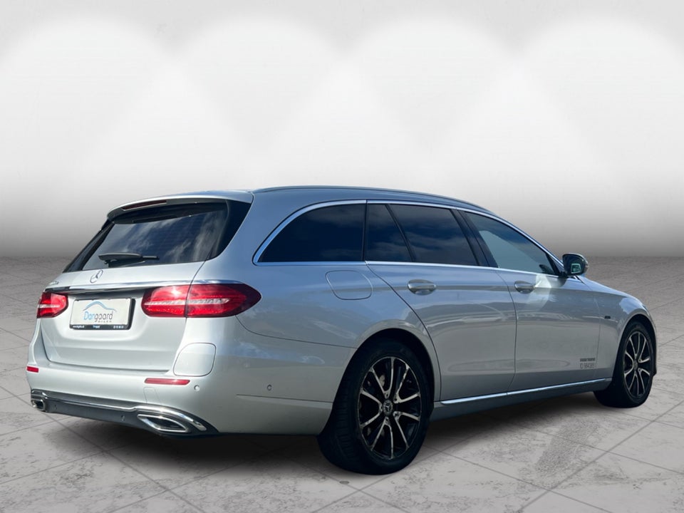 Mercedes E300 de 2,0 Avantgarde stc. aut. 5d