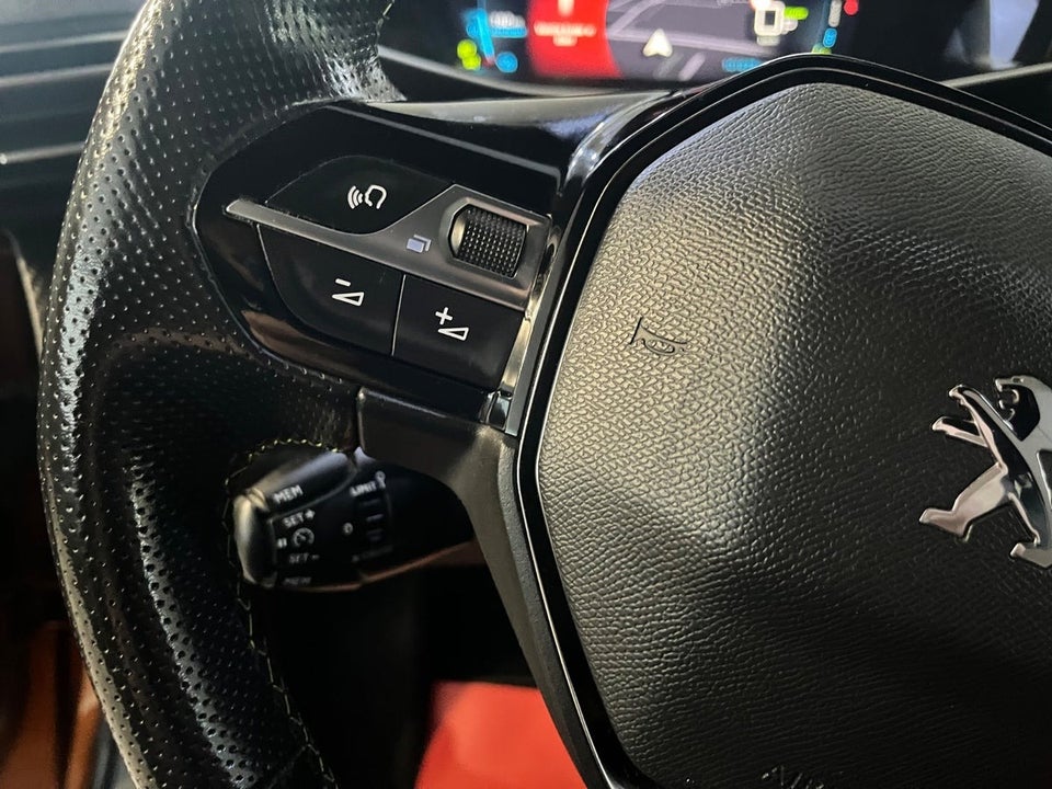 Peugeot e-2008 50 GT 5d