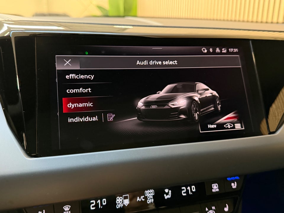 Audi e-tron GT pro quattro 4d