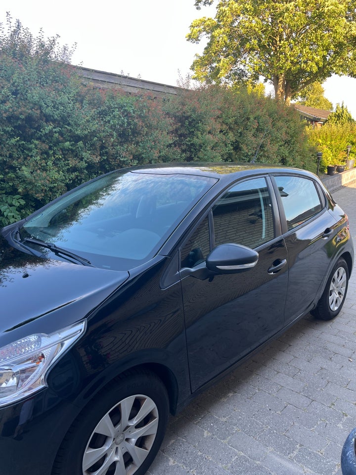 Peugeot 208 1,0 VTi Access 5d