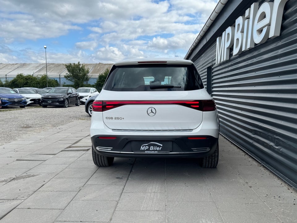 Mercedes EQB250+ Progressive 5d