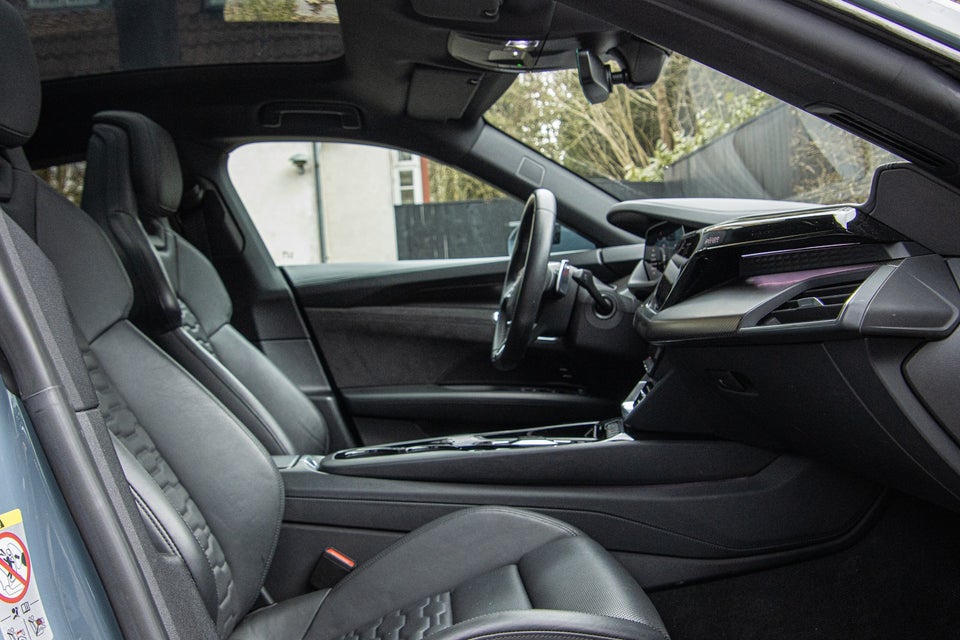 Audi e-tron GT quattro 4d