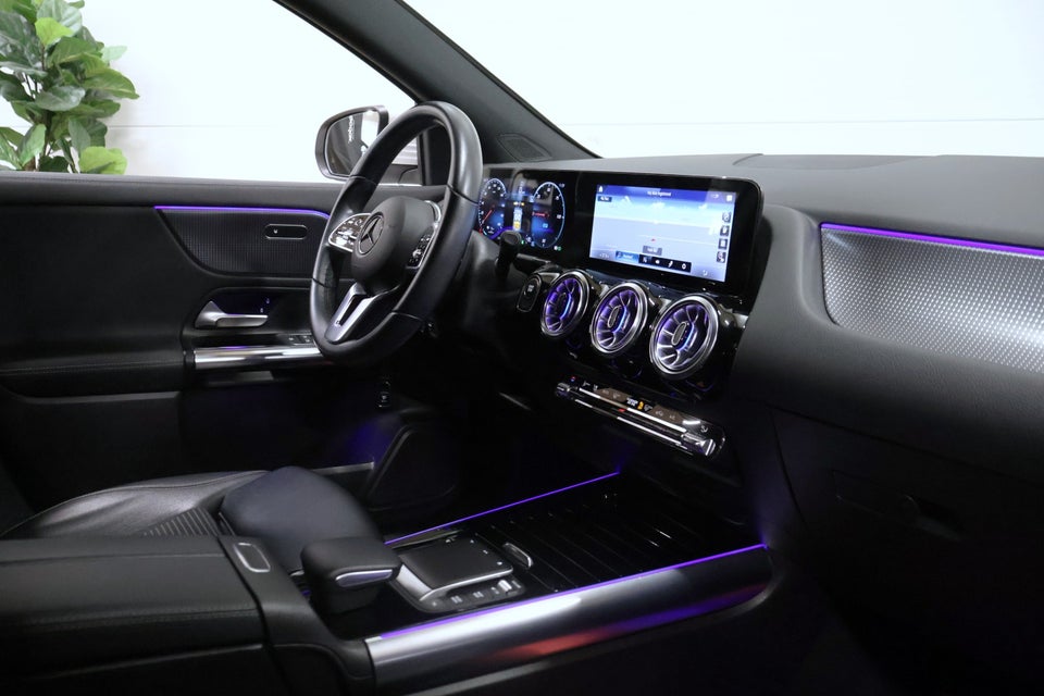 Mercedes EQA300 Progressive 4Matic 5d