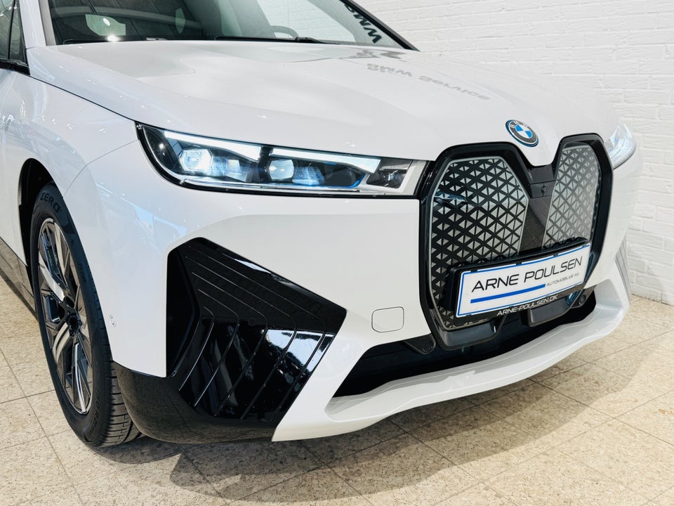 BMW iX xDrive40 Supercharged 5d