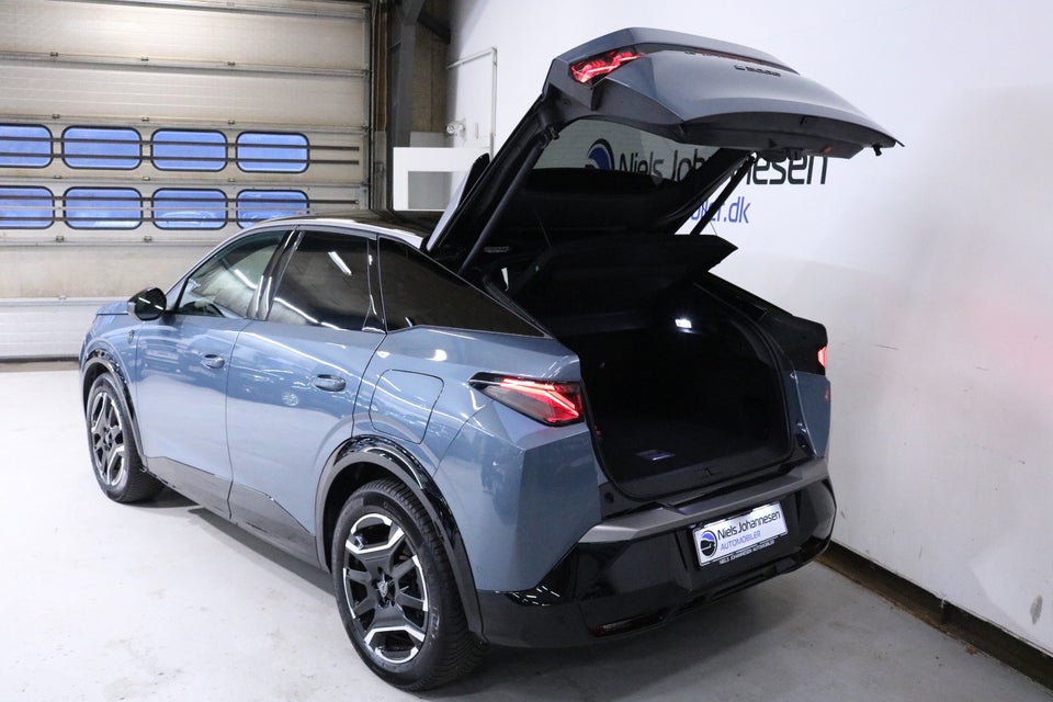 Peugeot e-3008 77 GT Pack 5d