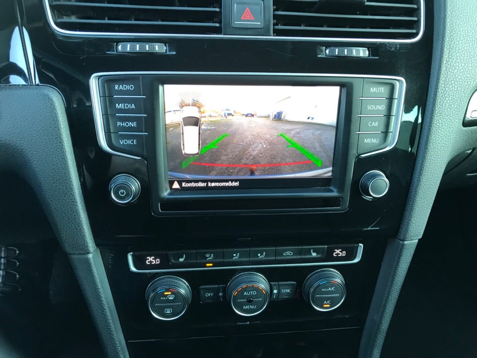 VW Golf VII 2,0 TDi 150 R-line DSG BMT 5d