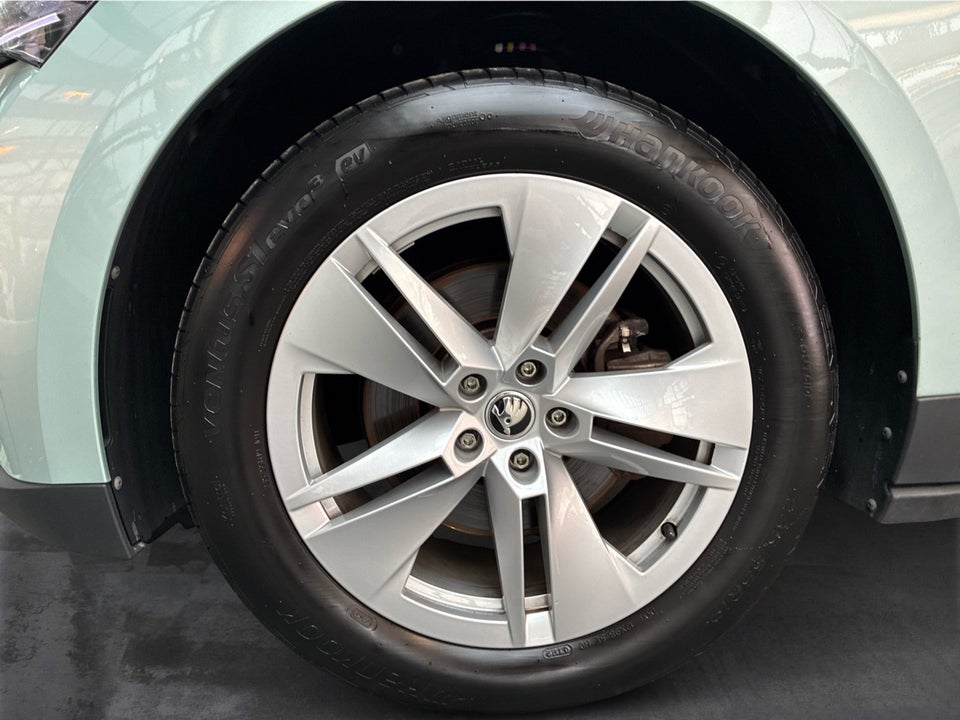 Skoda Enyaq 60 iV Plus 5d