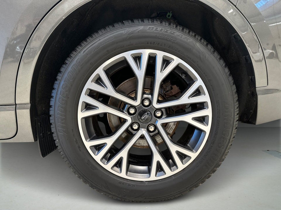 Ford Kuga 2,5 PHEV Vignale CVT 5d