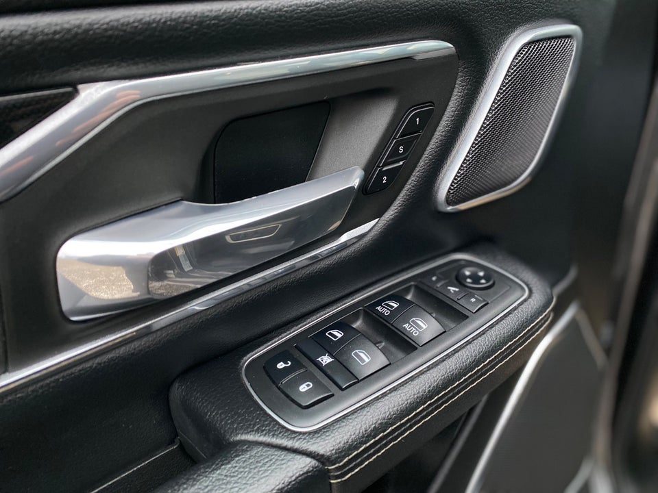 Dodge RAM 1500 5,7 V8 Hemi Laramie aut. 4d