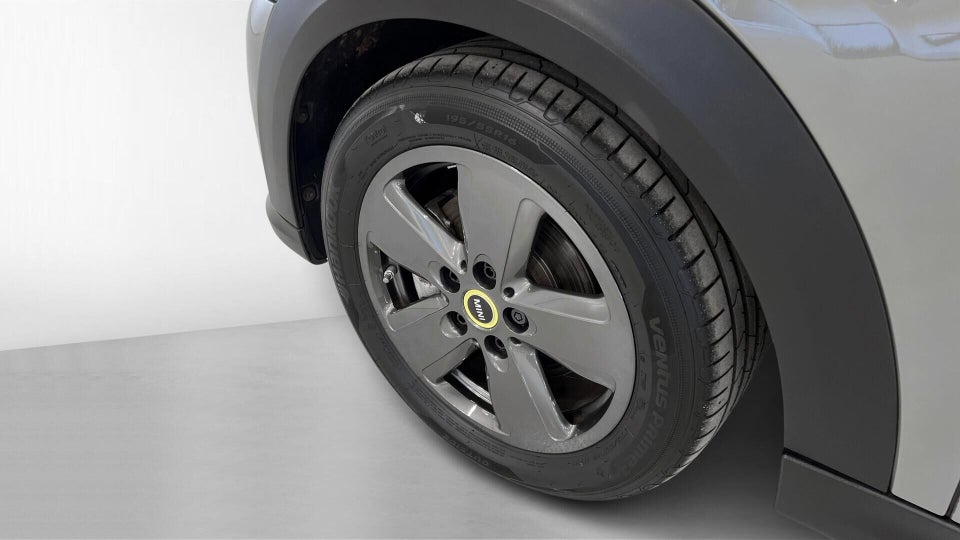 MINI Cooper SE Essential 3d