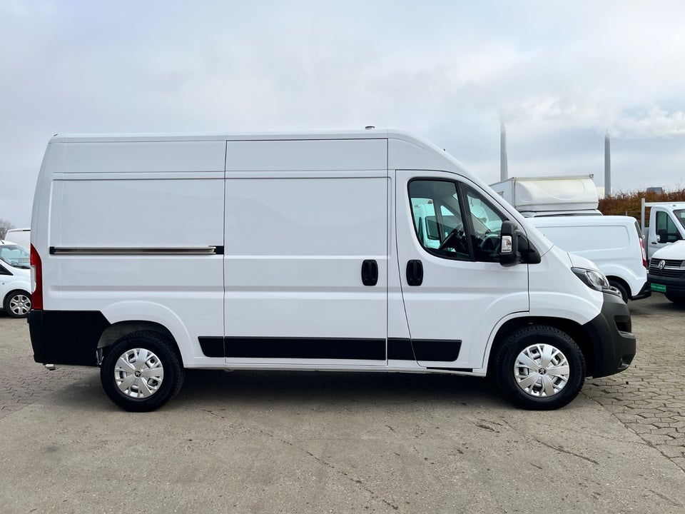 Peugeot Boxer 435 2,2 BlueHDi 165 L2H2 Ultimate