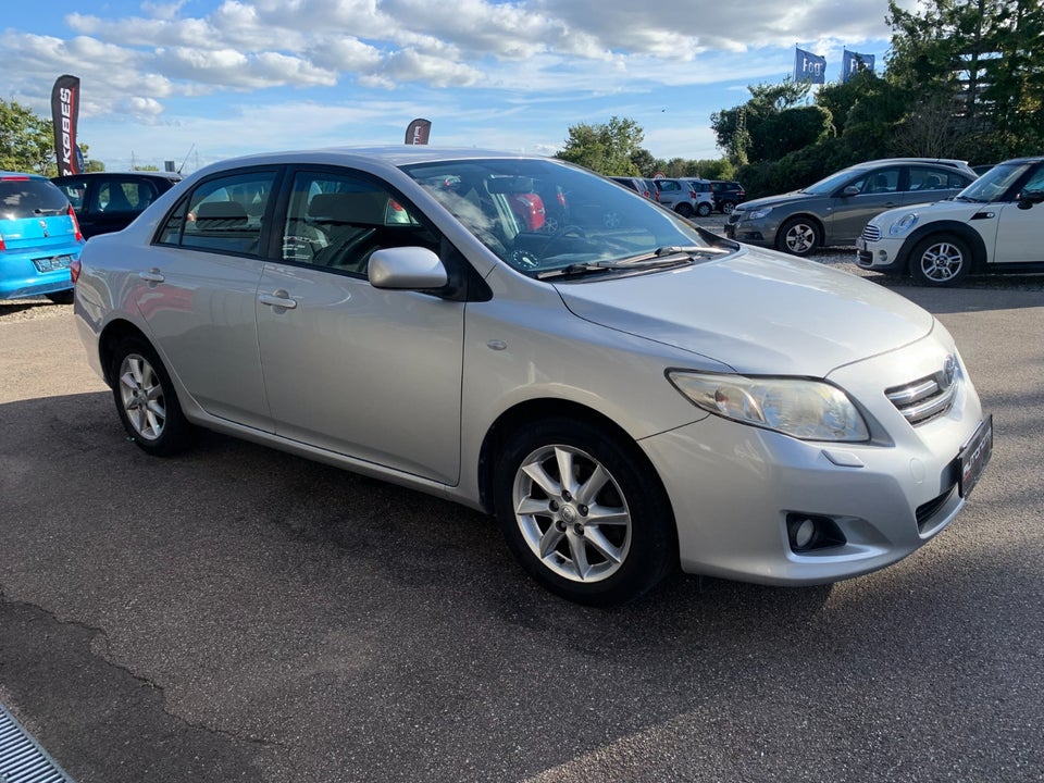 Toyota Corolla 1,6 Luna 4d