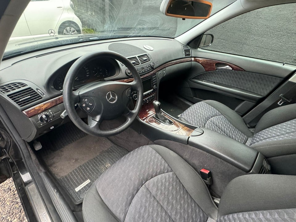 Mercedes E220 2,2 CDi Classic stc. aut. 5d