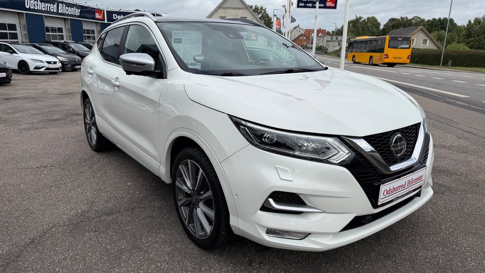 Nissan Qashqai 1,3 Dig-T 160 Tekna+ 5d